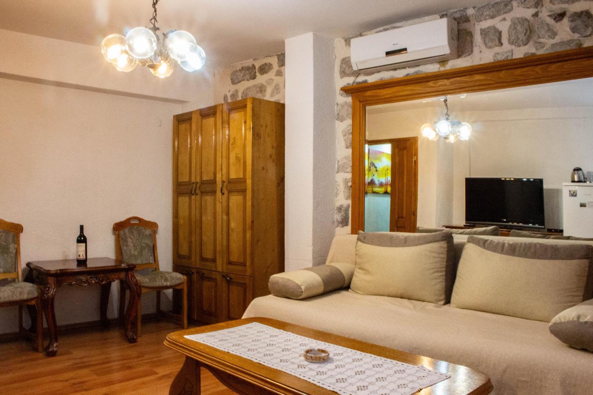 Guest House Sljuka Kotor Exterior foto
